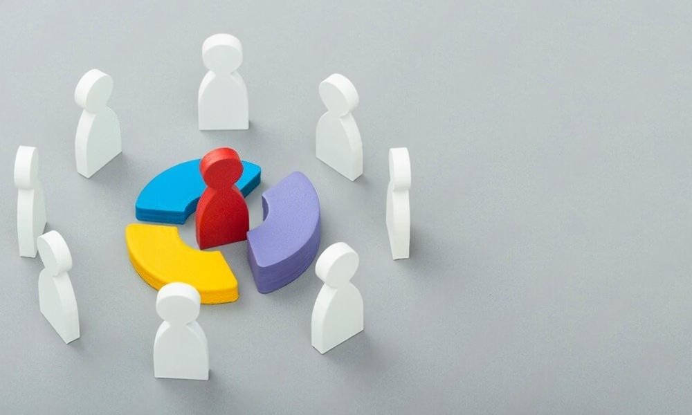 WSL Insights Upending the Pyramid Why Serving Others in the Workplace Matters Image 01